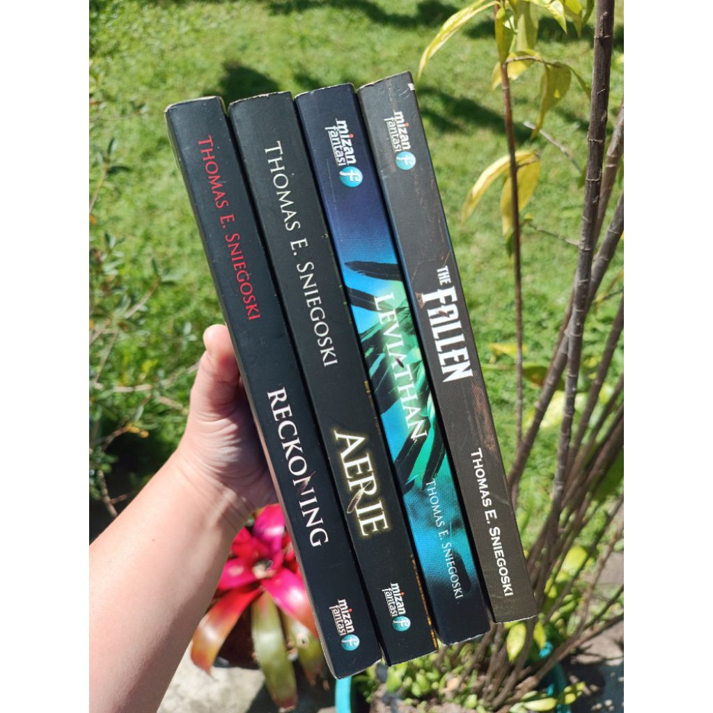 [PRE-OWNED SET ORI] NOVEL THE FALLEN SERIES by Thomas E. Sniegoski