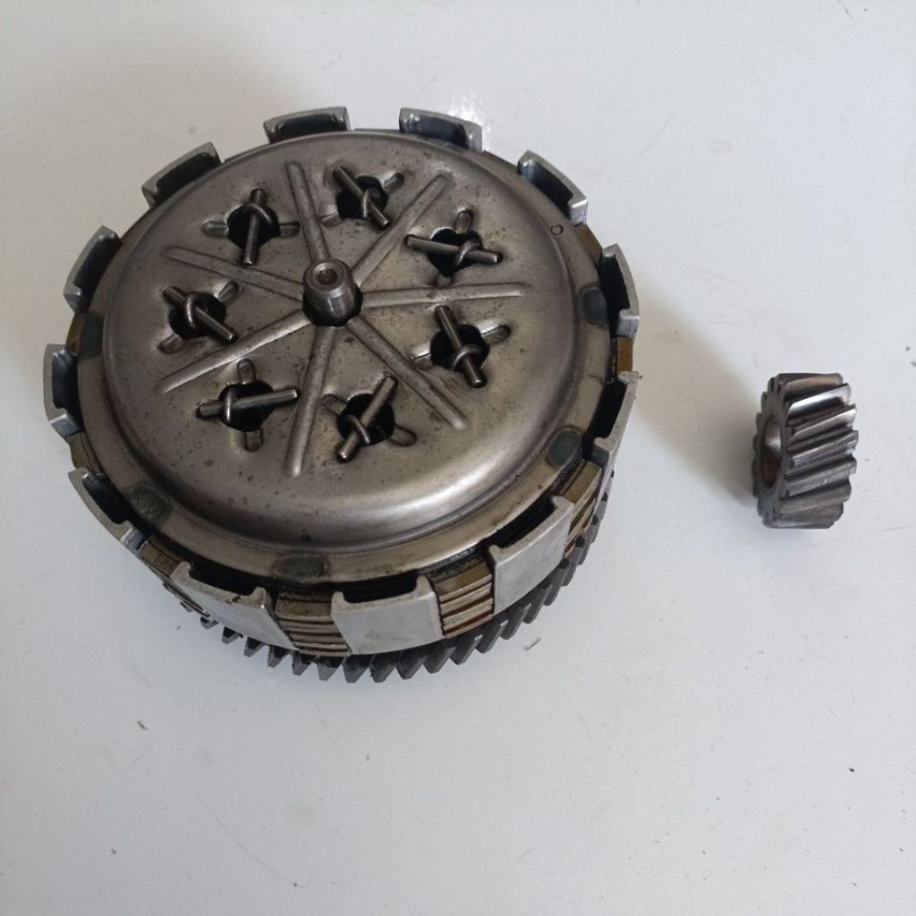 HOUSE KOPLING RUMAH KAMPAS KOPLING PRIMER SUZUKI GP100 TRS ORIGINAL
