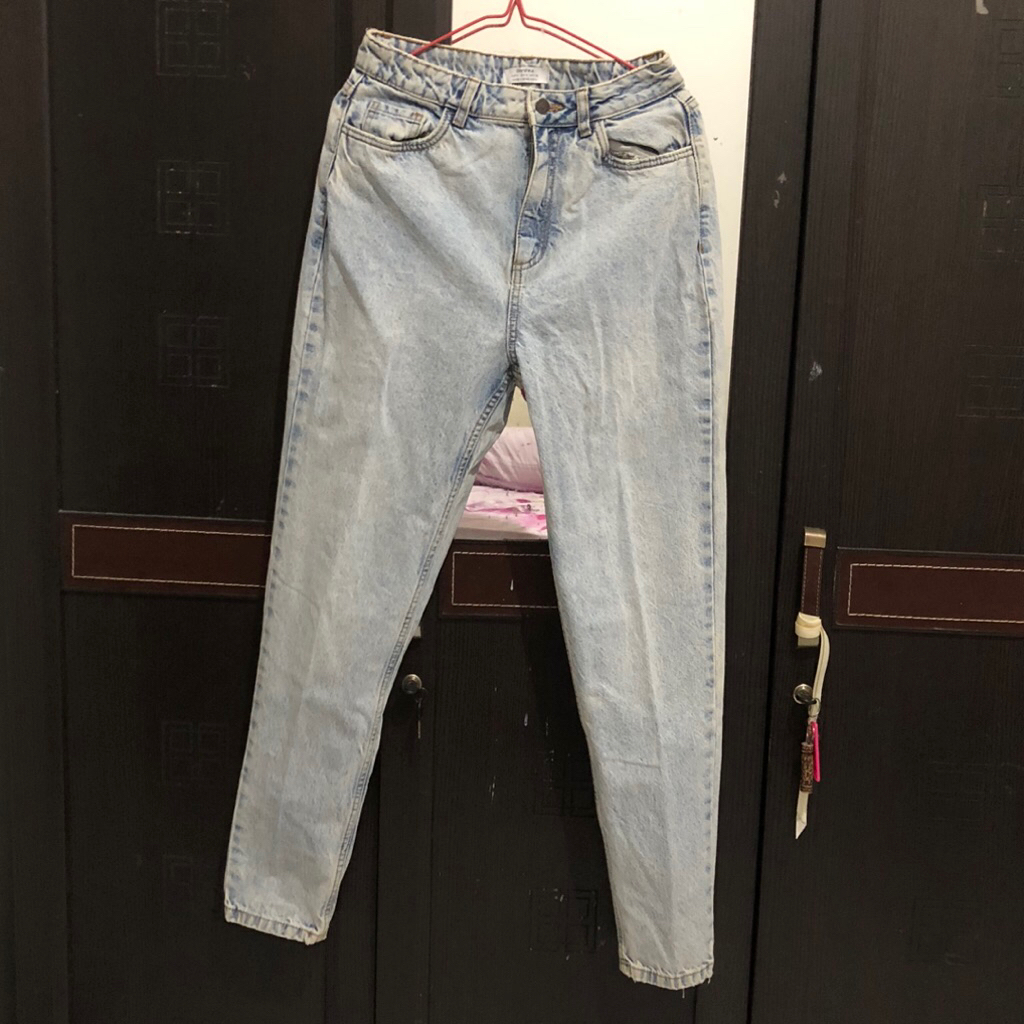PRELOVED CELANA JEANS BERSHKA
