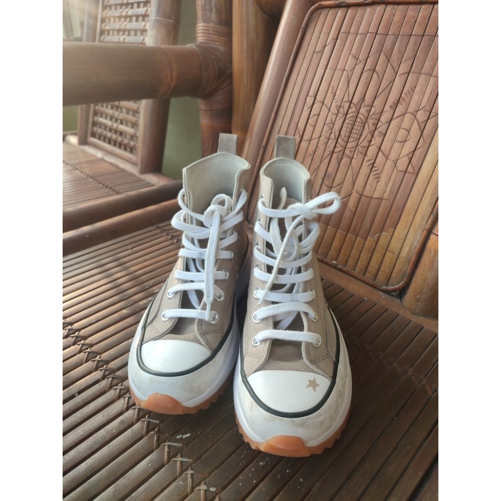 Preloved Sepatu Converse Run Star Hike ukuran 37