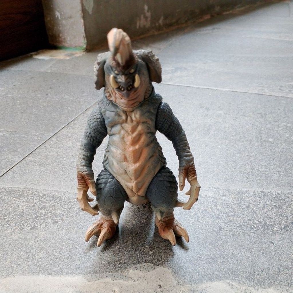 Mainan Action Figure Bandai Cherubin Ultraman Mebius Ultra Kaiju Series Original