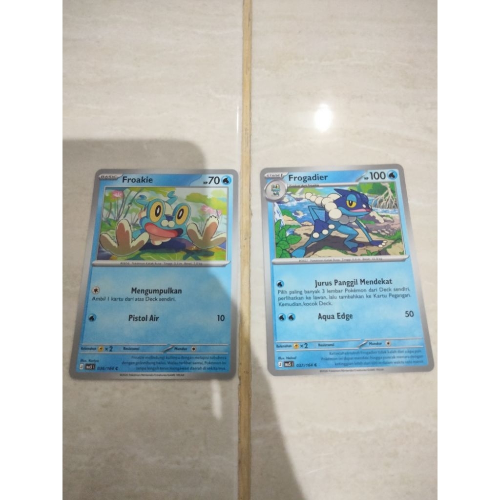 TCG POKEMON KARTU POKEMON FROAKIE DAN FORGADIER