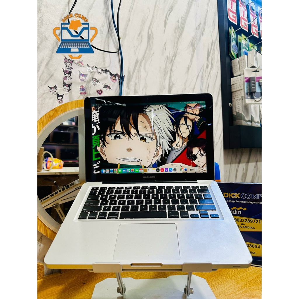 MacBook Pro 2011. core i7. ram 8/512gb ssd. normal