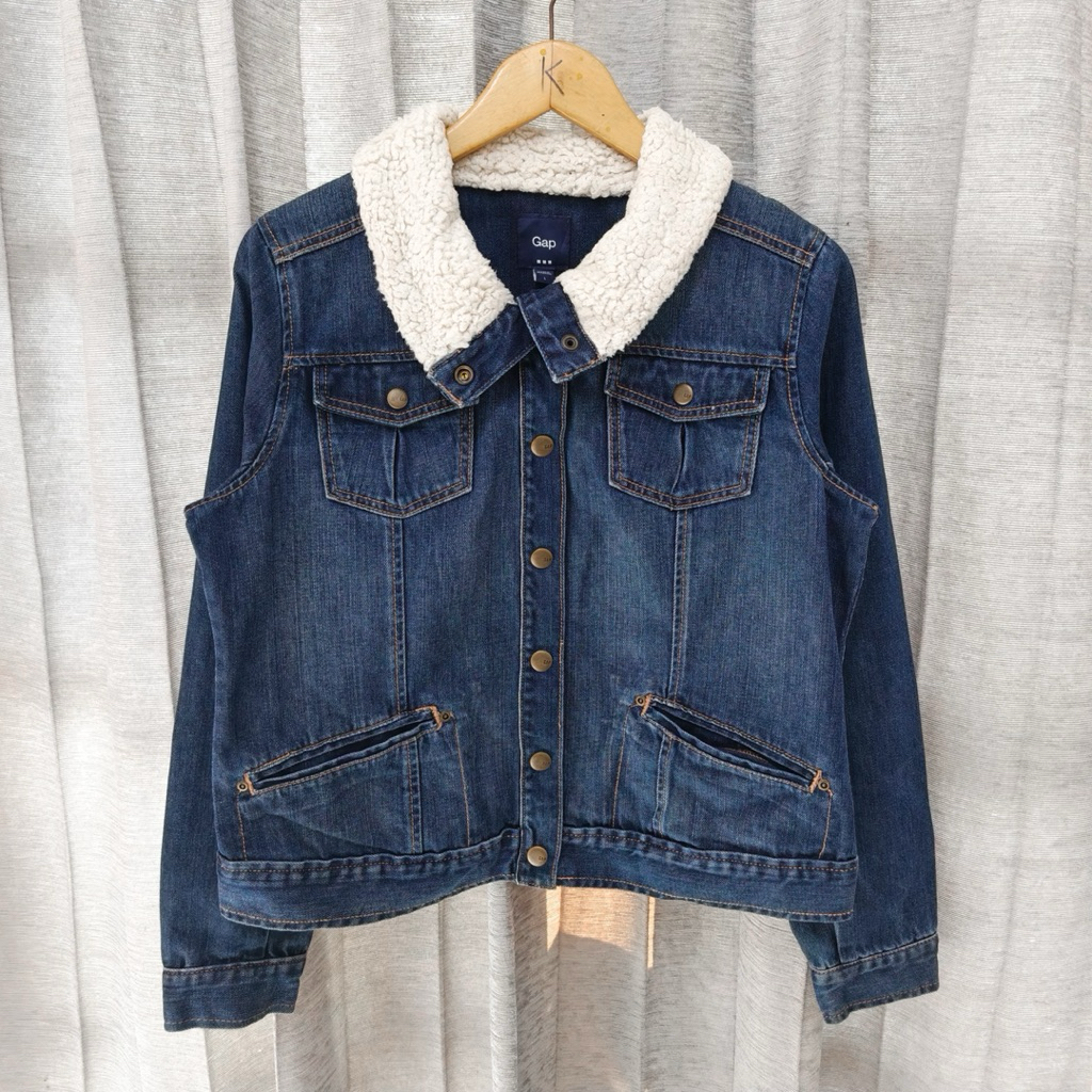 GAP sherpa collar trucker denim jacket