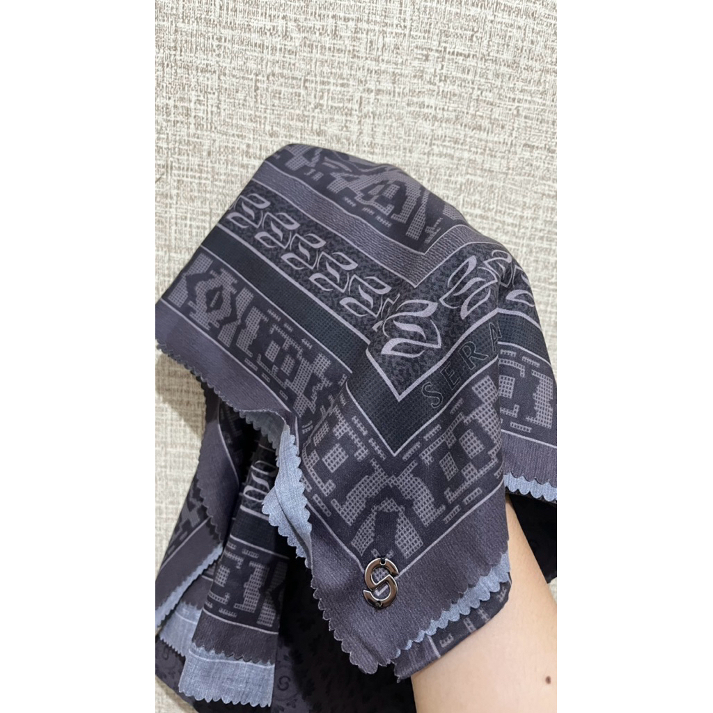 [Preloved] Kerudung Segiempat - Seradia