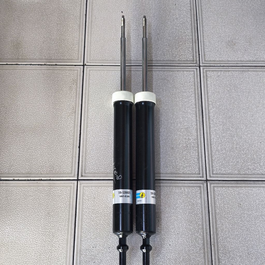 Shock belakang BMW E90 Bilstein