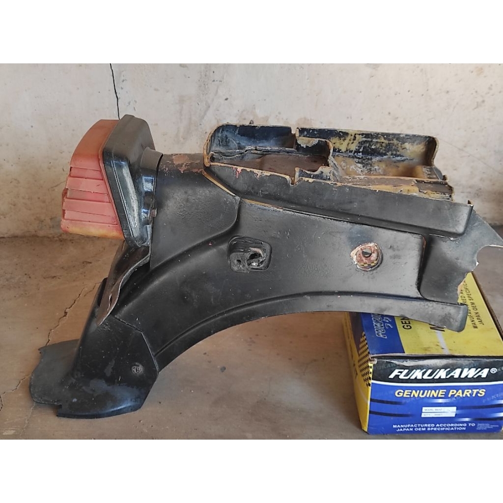 spakbor belakang honda supercub ori