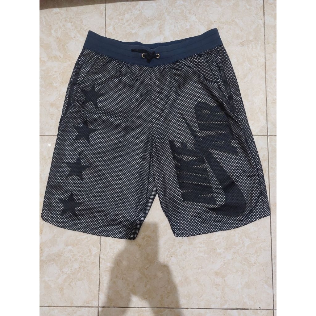 celana pendek nike