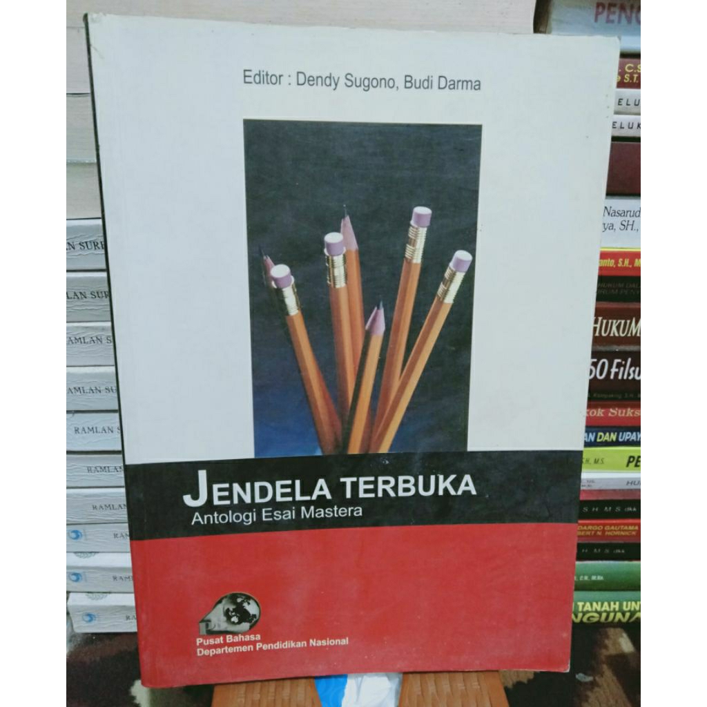 BUKU JENDELA TERBUKA Antologi Esai Mastera