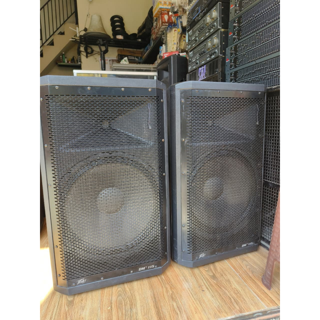 Speaker Aktif Peavey DM115 original. PSU trafo aman. Normal siap pake. Sudah DSP digital dari Marani
