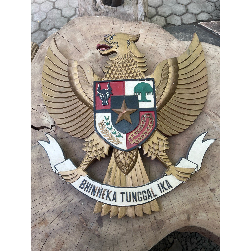 Pajangan / Hiasan Dinding Lambang Negara Burung Garuda Pancasila Bahan Kayu Ukuran Jumbo