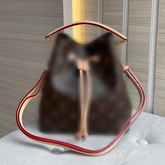 03 / Tas Selempang & Bahu Wanita Neo Noe BB Momogram Inner Red