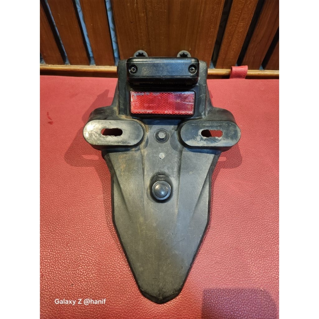 slebor spakbor belakang honda CBR 150R CBU Thailand KPP original