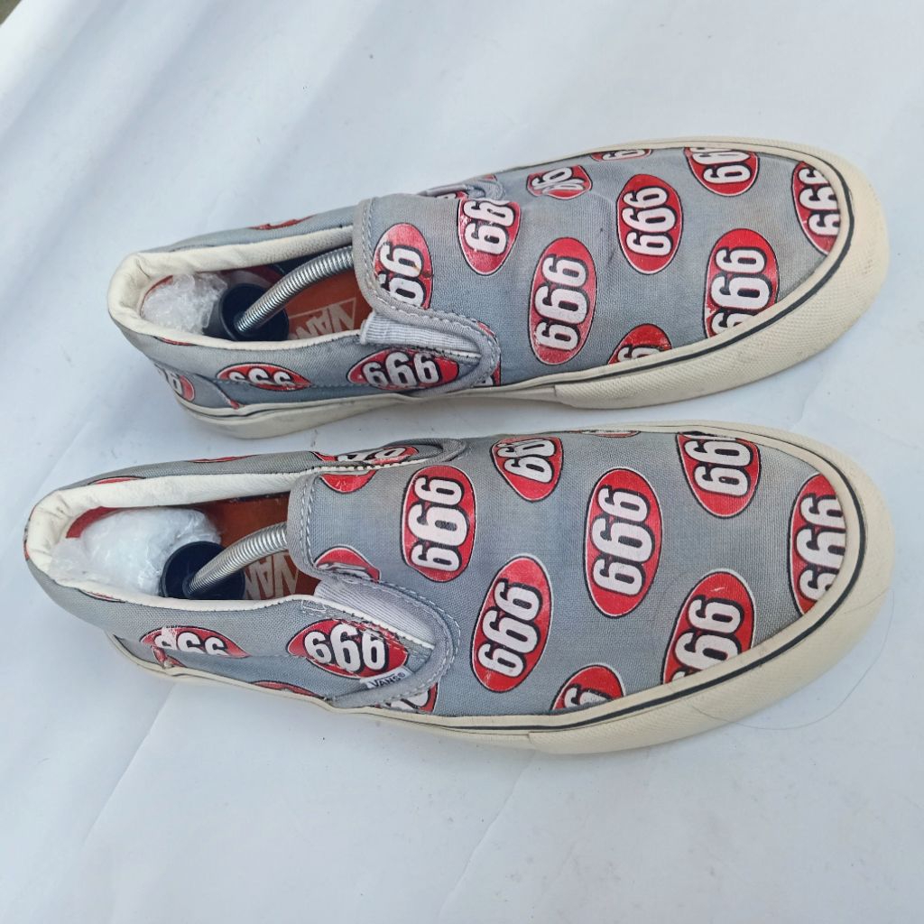 VANS Slip On 666 Grey Red Size 43 Insole 28cm Second Skate Rare  Pria Wanita