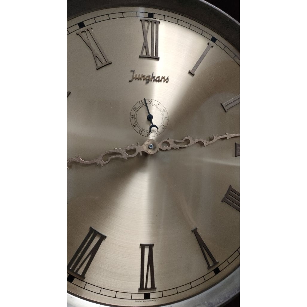 jam almari junghans full mekanis bandul kerek tanpa batre  perempatan