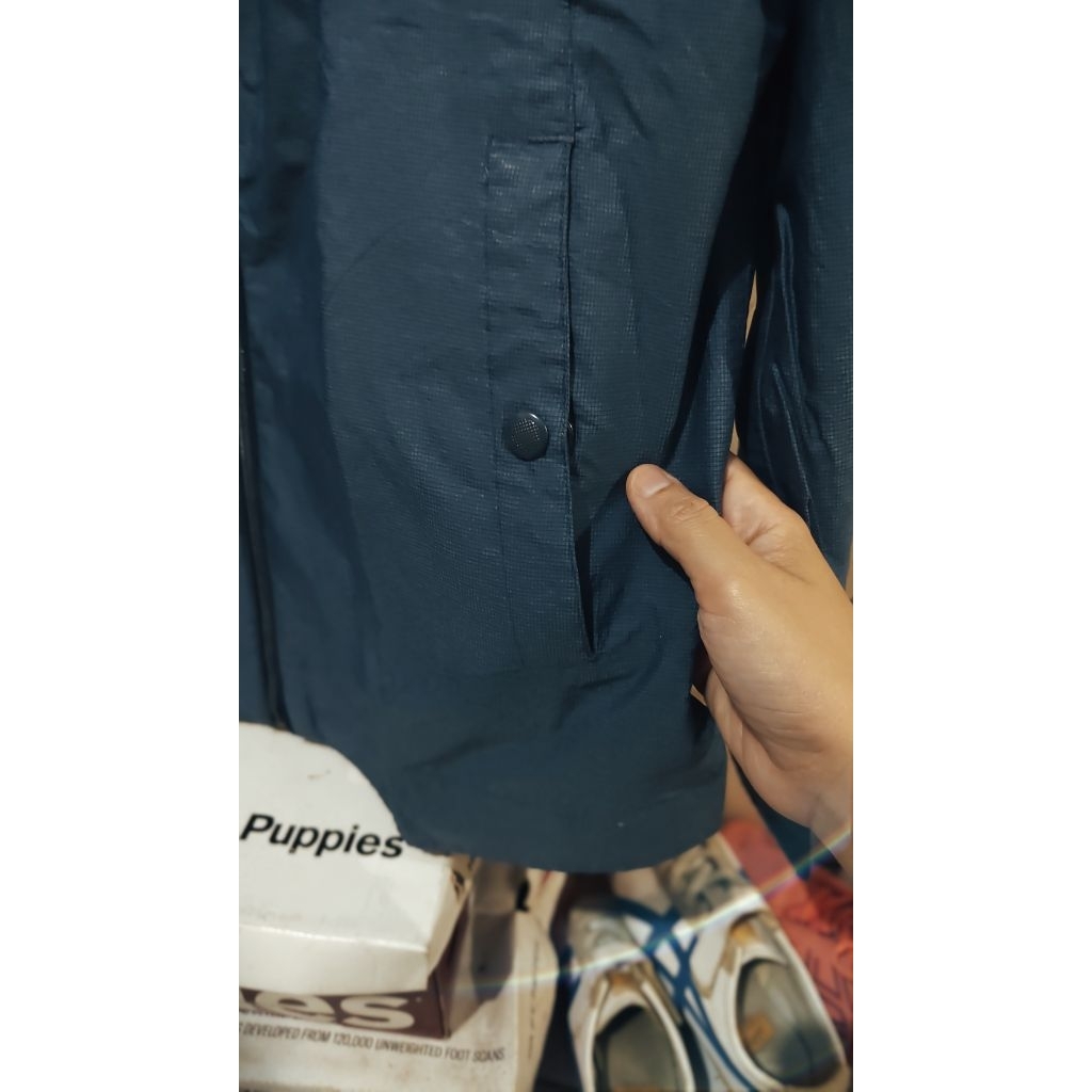 jaket olahraga PRELOVED