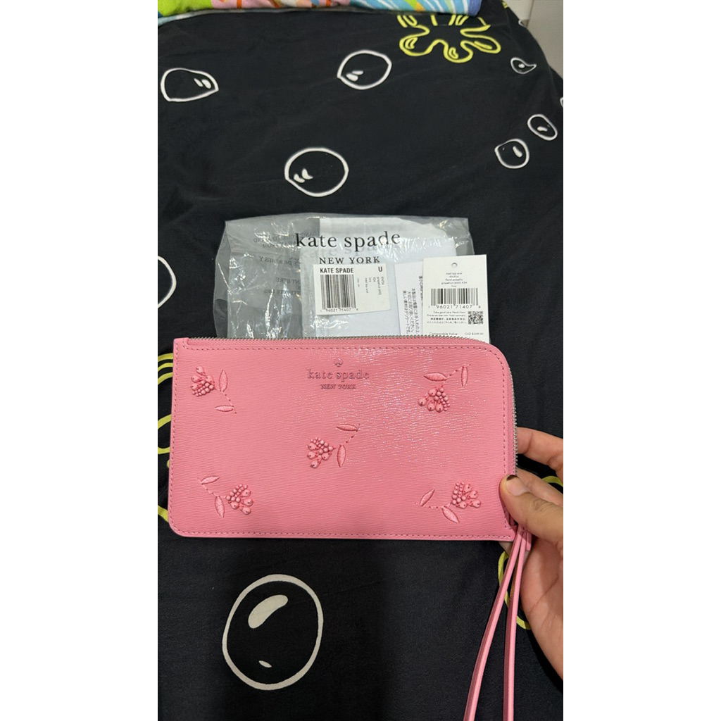 kate spade wrislet wallet