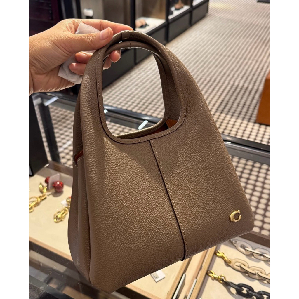 Lana coach 23