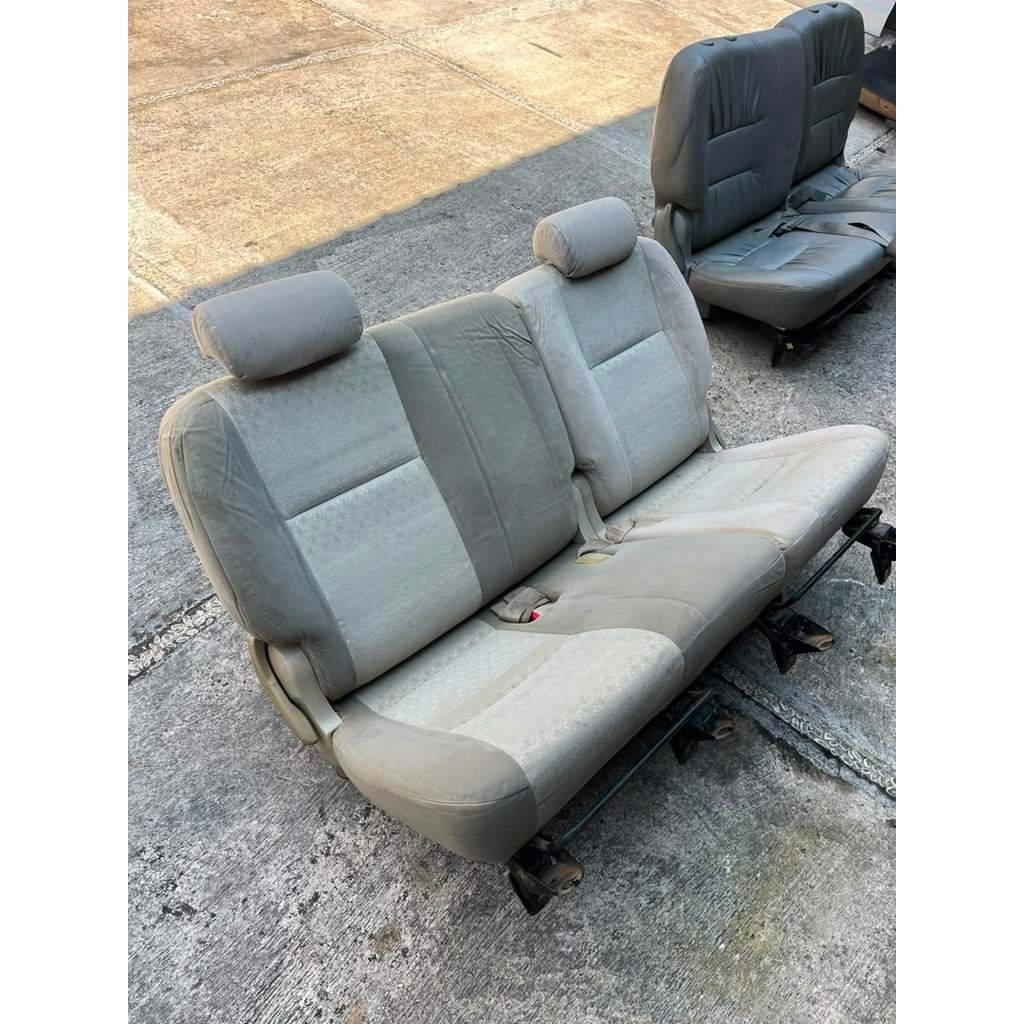 Jok Innova Baris Tengah Ori Copotan