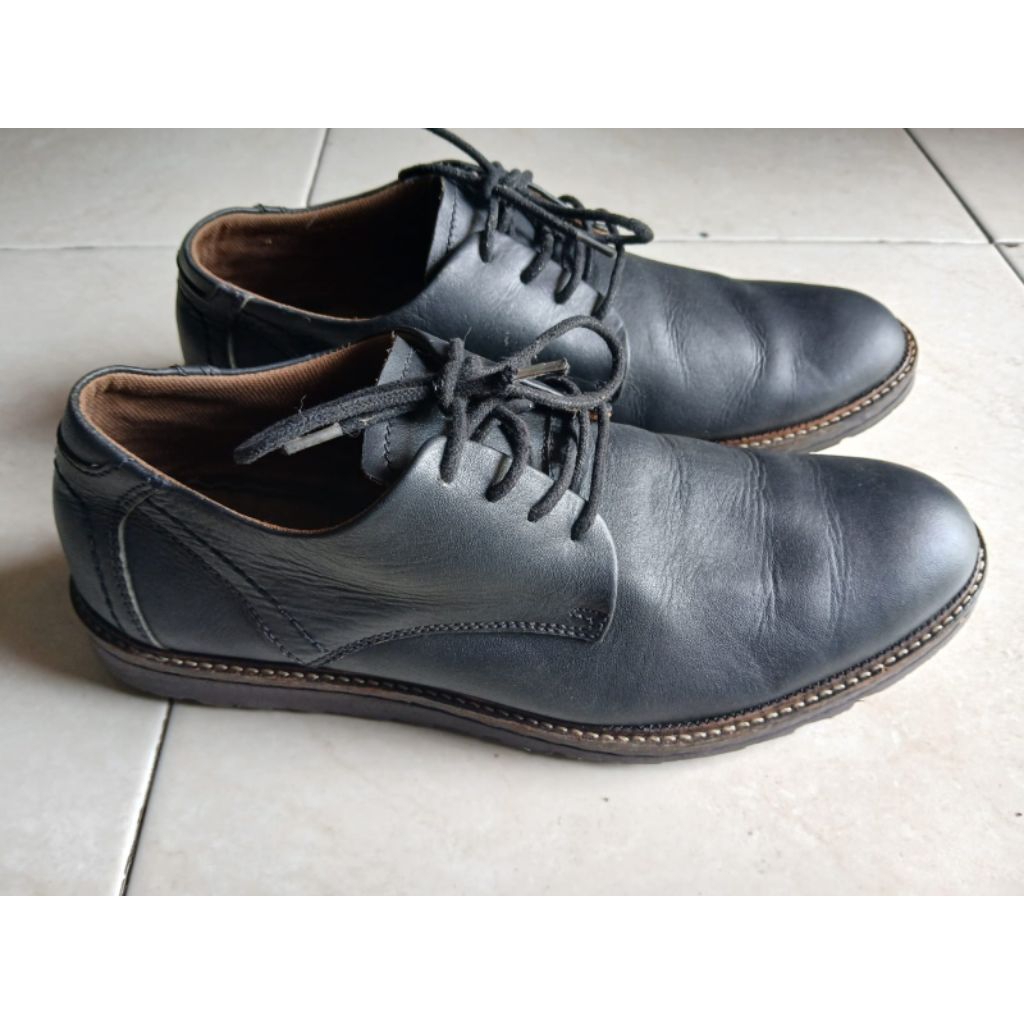 Sepatu kasual kulit pria Donatello size 42 second