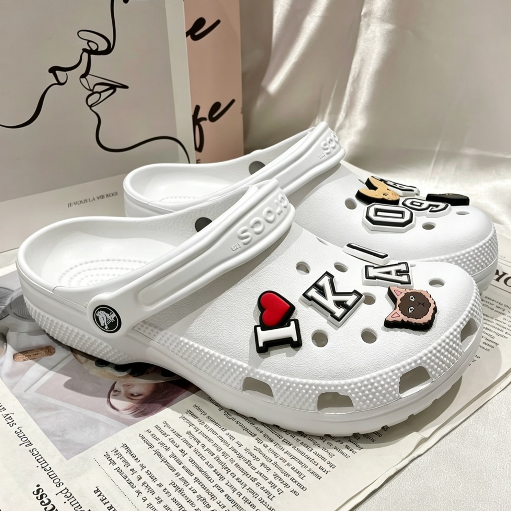 Crocs Sandal Classic Clog Unisex Ringan Tahan Air Shoes Pria Wanita Pasir Sepatu Sendal Lubang Ringa