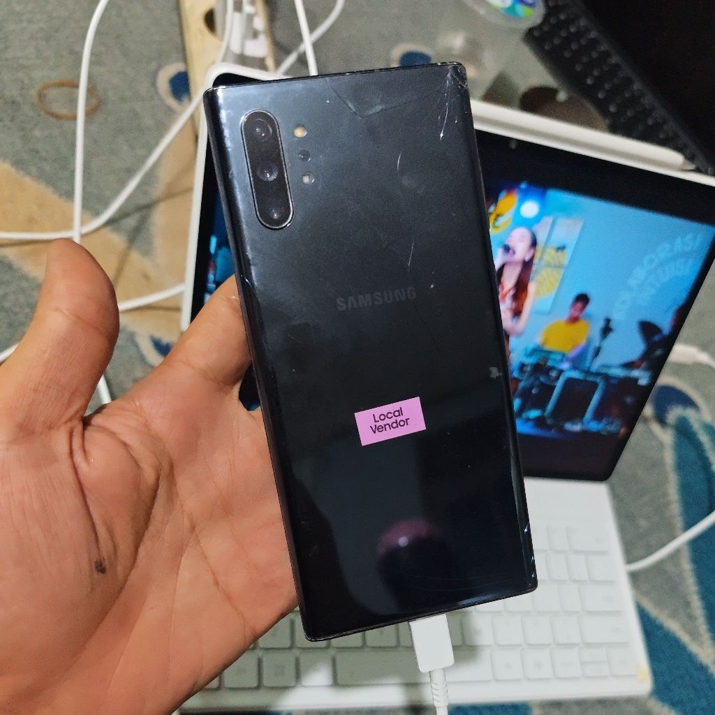samsung note 10+ 12/256 minus lcd mati