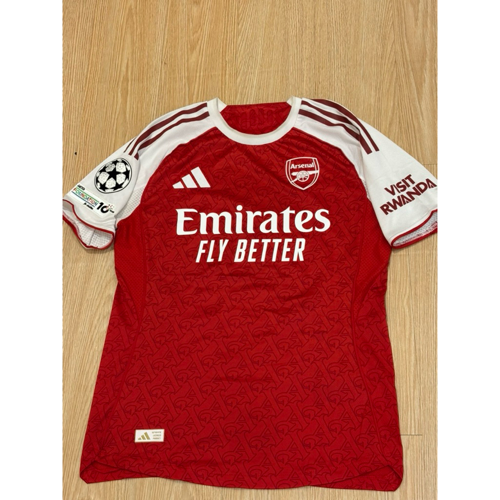 arsenal home ucl player isue