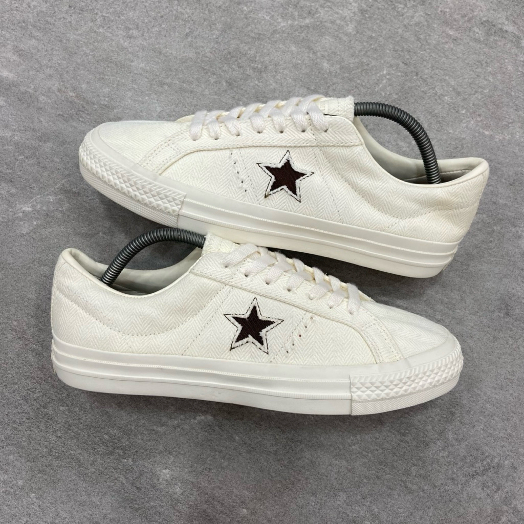 [Size 42] Converse One Star Pro Low Herringbone Egret Second Original Kondisi Seperti Foto. Harga Ba