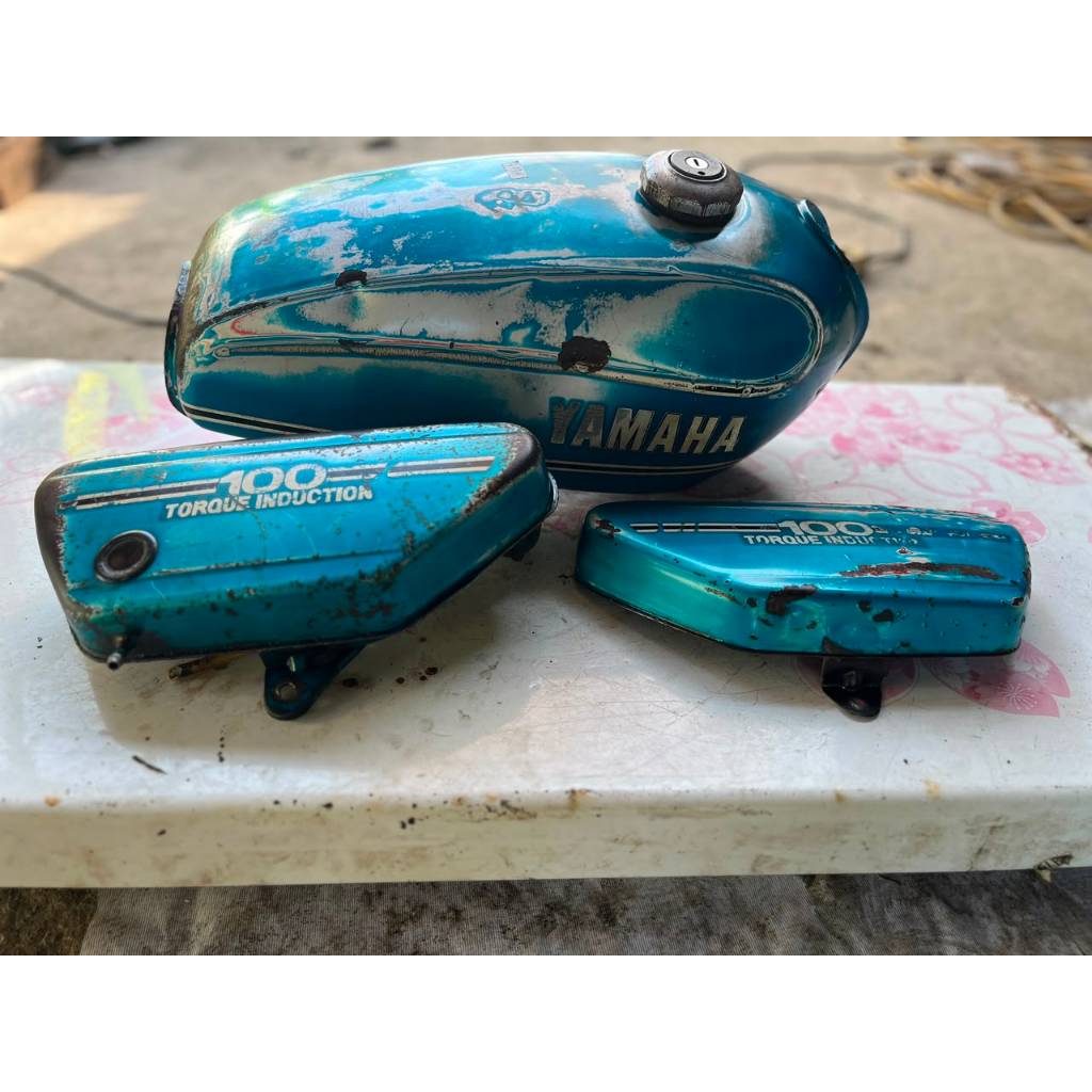 tangki tengki / tempong kanan kiri set yamaha rs100 rs 100 original /4734