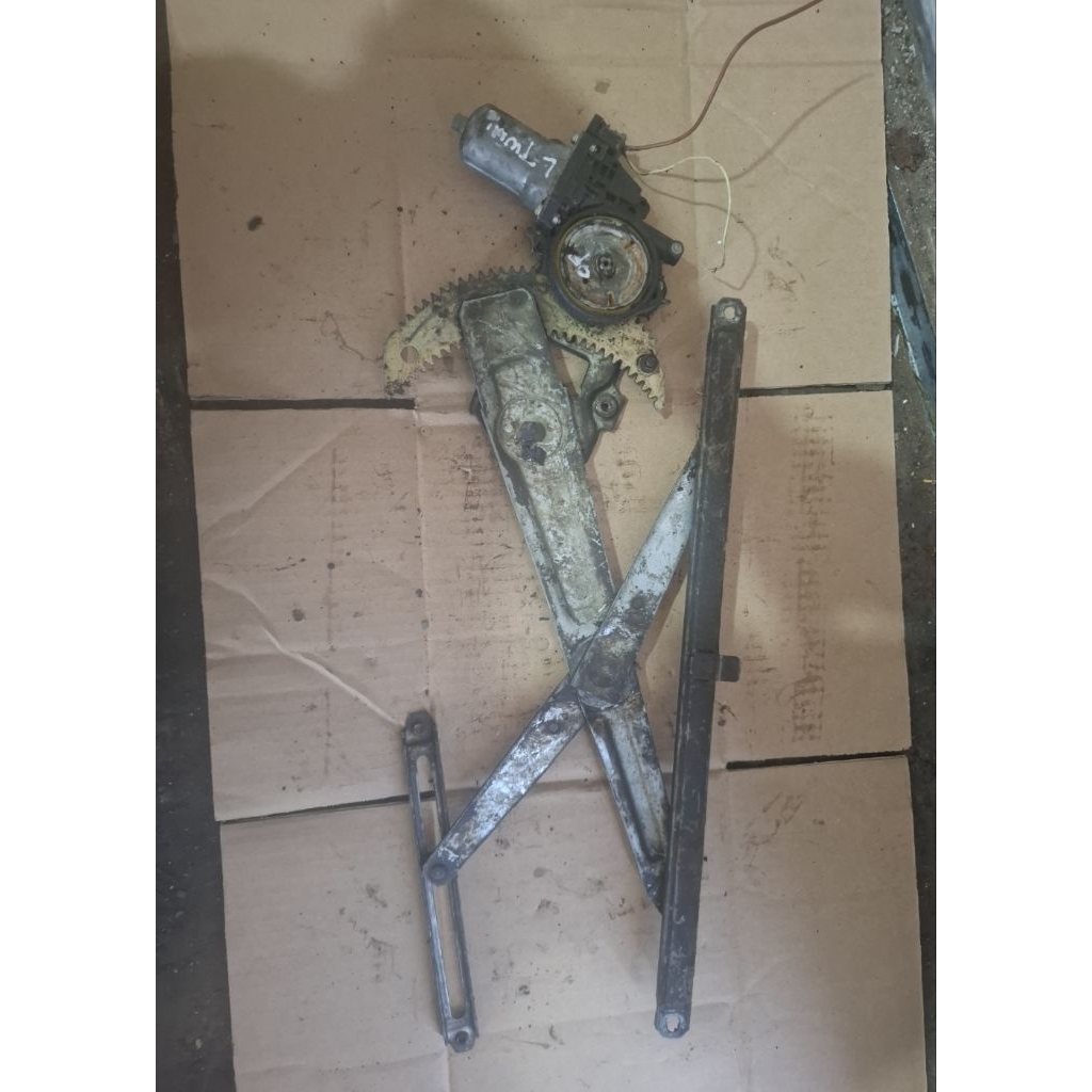 motor dinamo regulator power window pintu depan kiri corolla twincam ae92 87-92