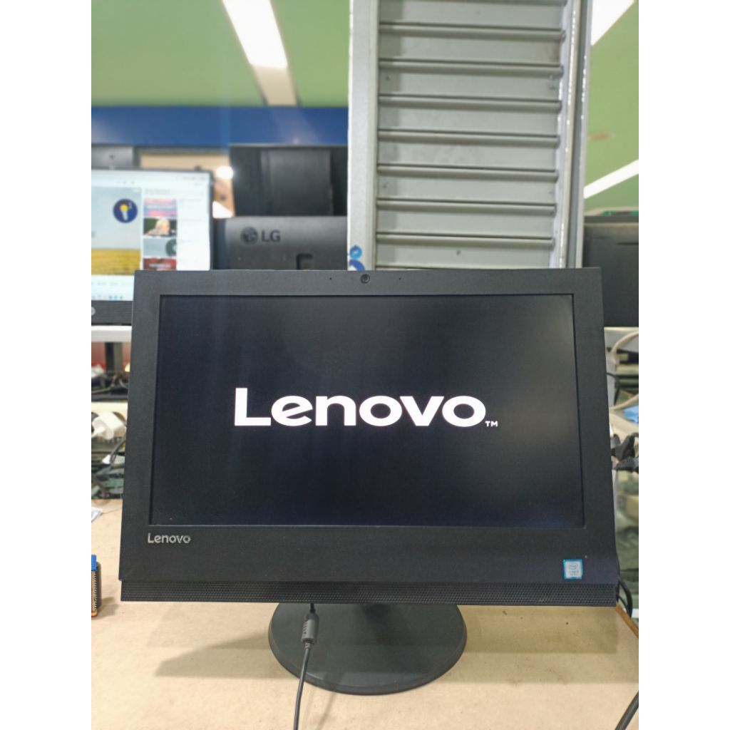 PC All in One Lenovo V310z i5 7400 Ram 8GB SSD 256GB 20Inchi Second Normal
