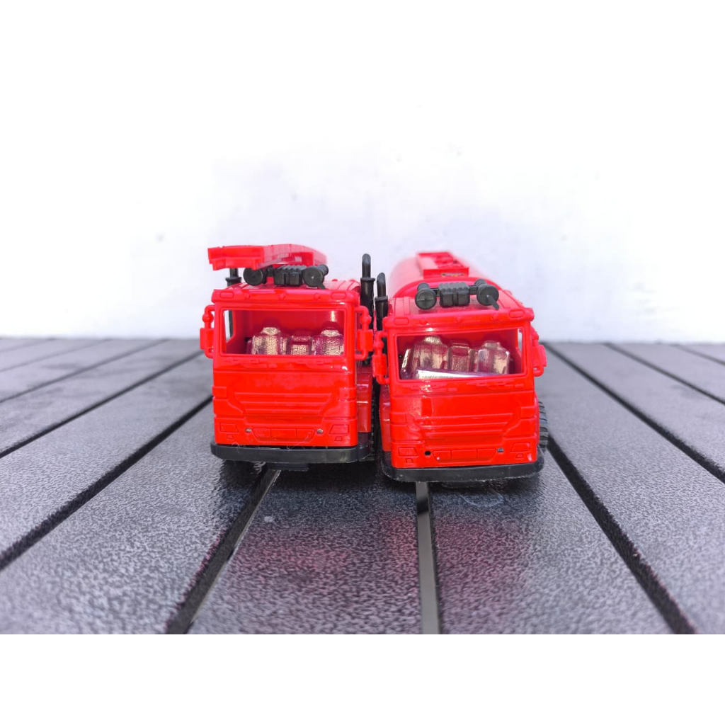 PL PRELOVED Mainan Truk Pemadam Kebakaran Anak 2 PCS / Mainan Bekas Truk Pemadam Kebakaran / Mainan 