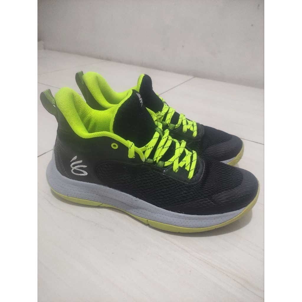 Sepatu Under Armour Curry 3Z6 'Black Green' Second Original Preloved size 44 No Box