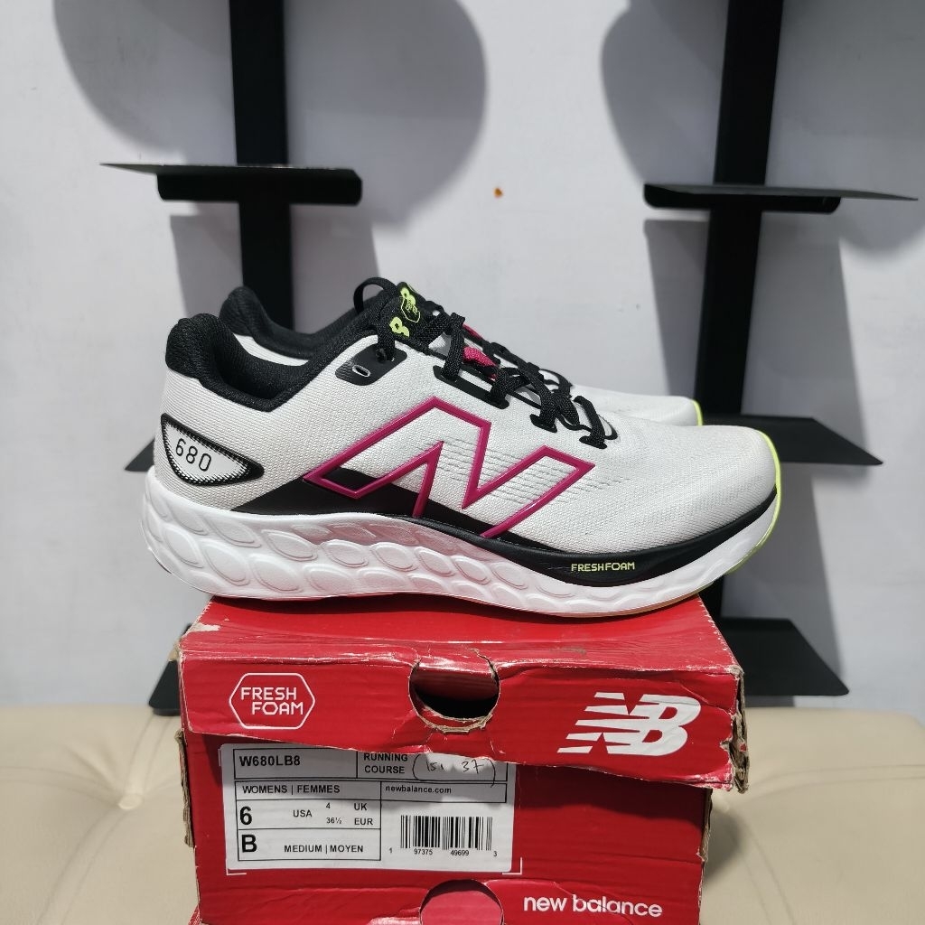 SEPATU RUNNING WANITA NB 680LB-8 white freshfoam - comfort dan nyaman