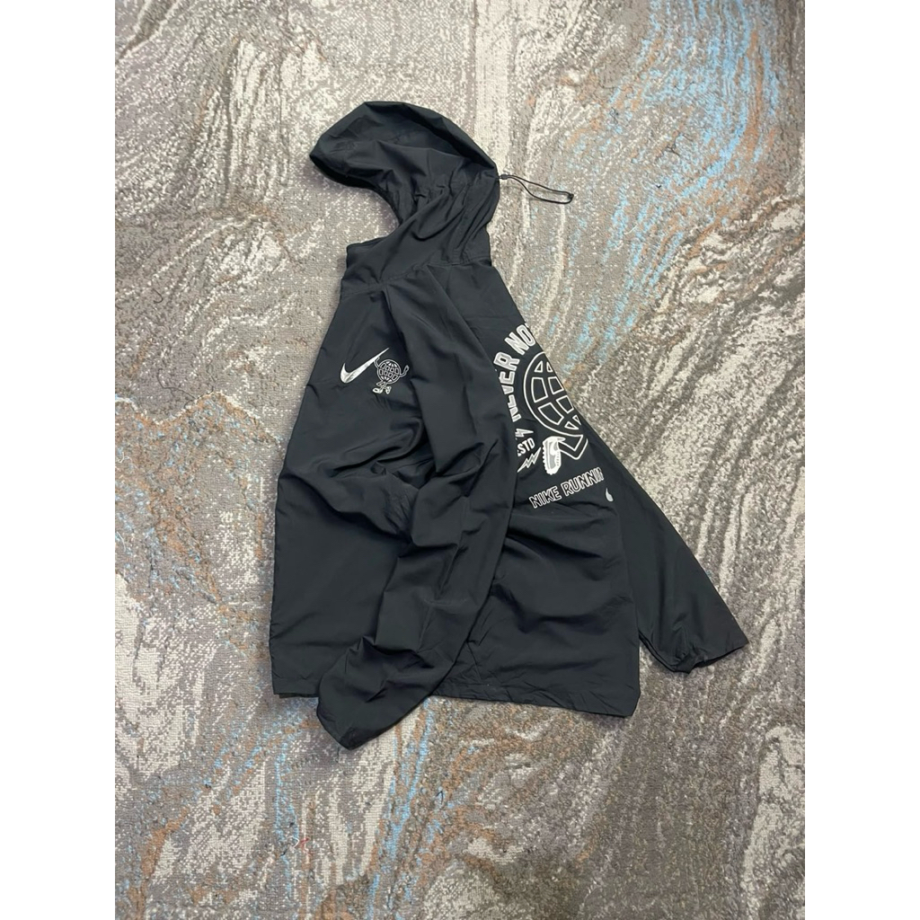 jacket running nike worldwide gorpcore