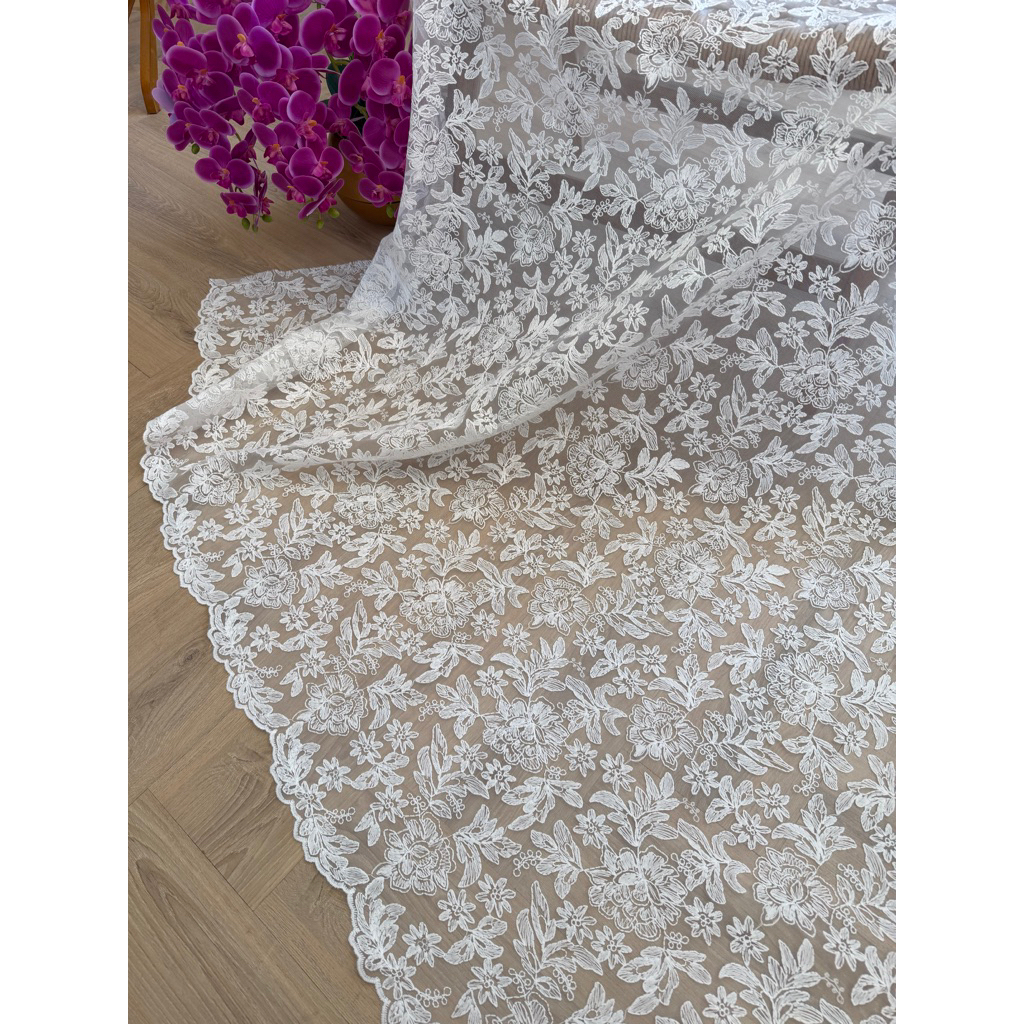 Kain kebaya tile warna putih