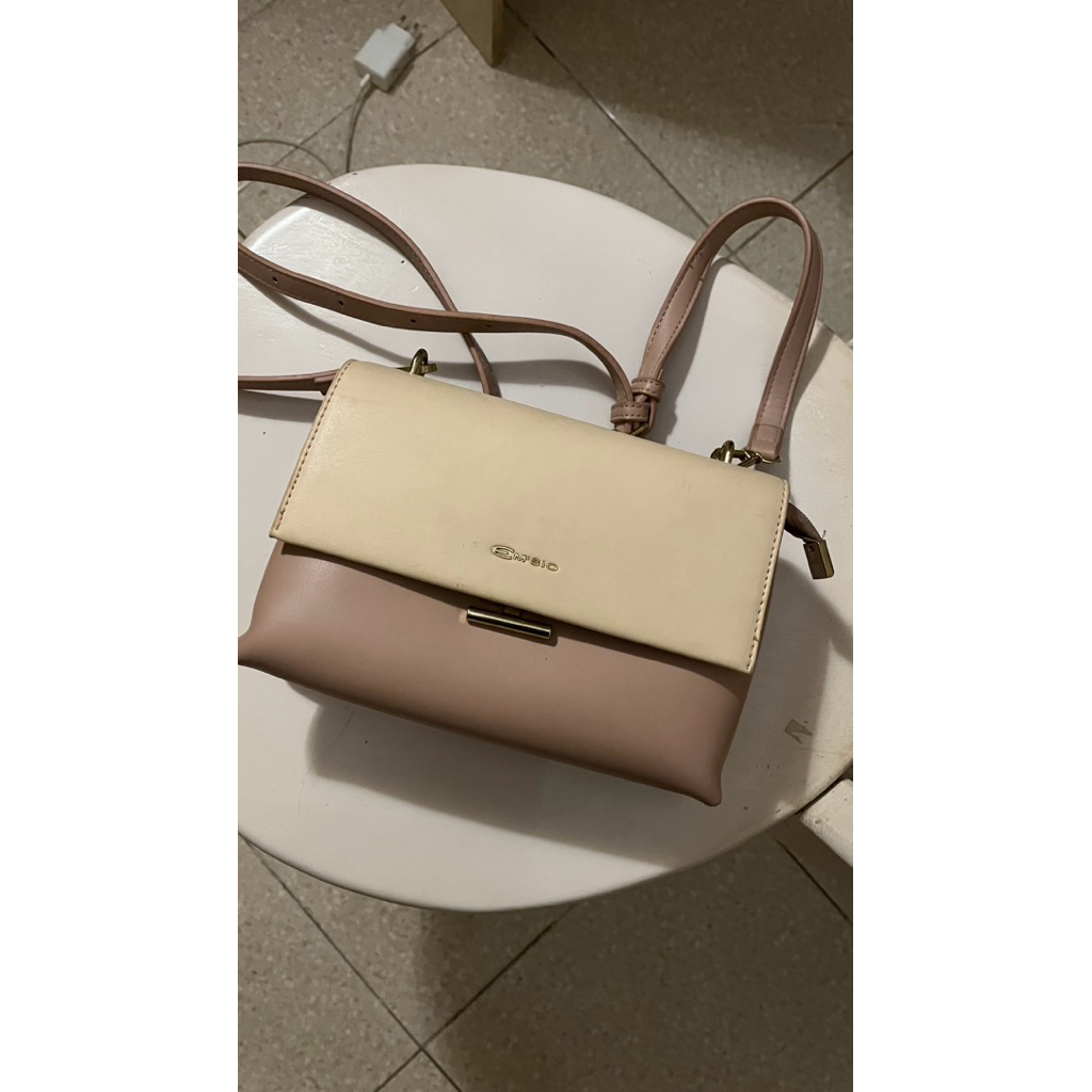 Preloved emsio elizabeth tas