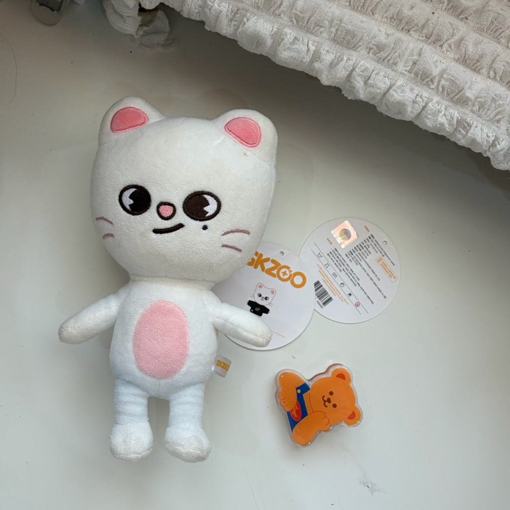 [SOUNDWAVE OFFICIAL + FREE CLOTHES] SKZOO PLUSH HYUNJIN ver. Jiniret