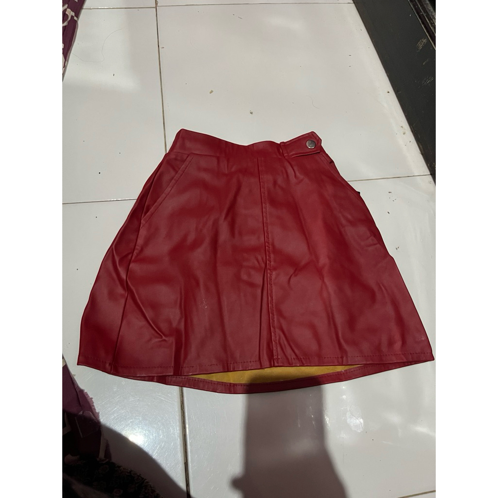 Rok Anak kulit
