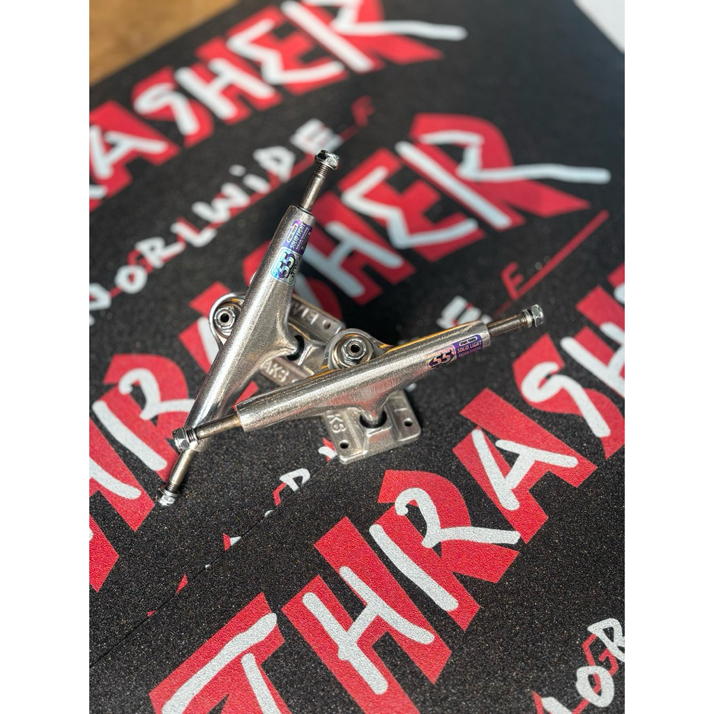 ETAKS SKATEBOARD TRUCK SOLID LIGHT