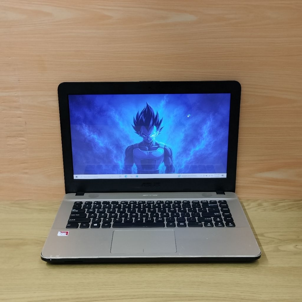 laptop asus X441B Amd A4-9125 ram 4gb/ssd 128gb 14 inch