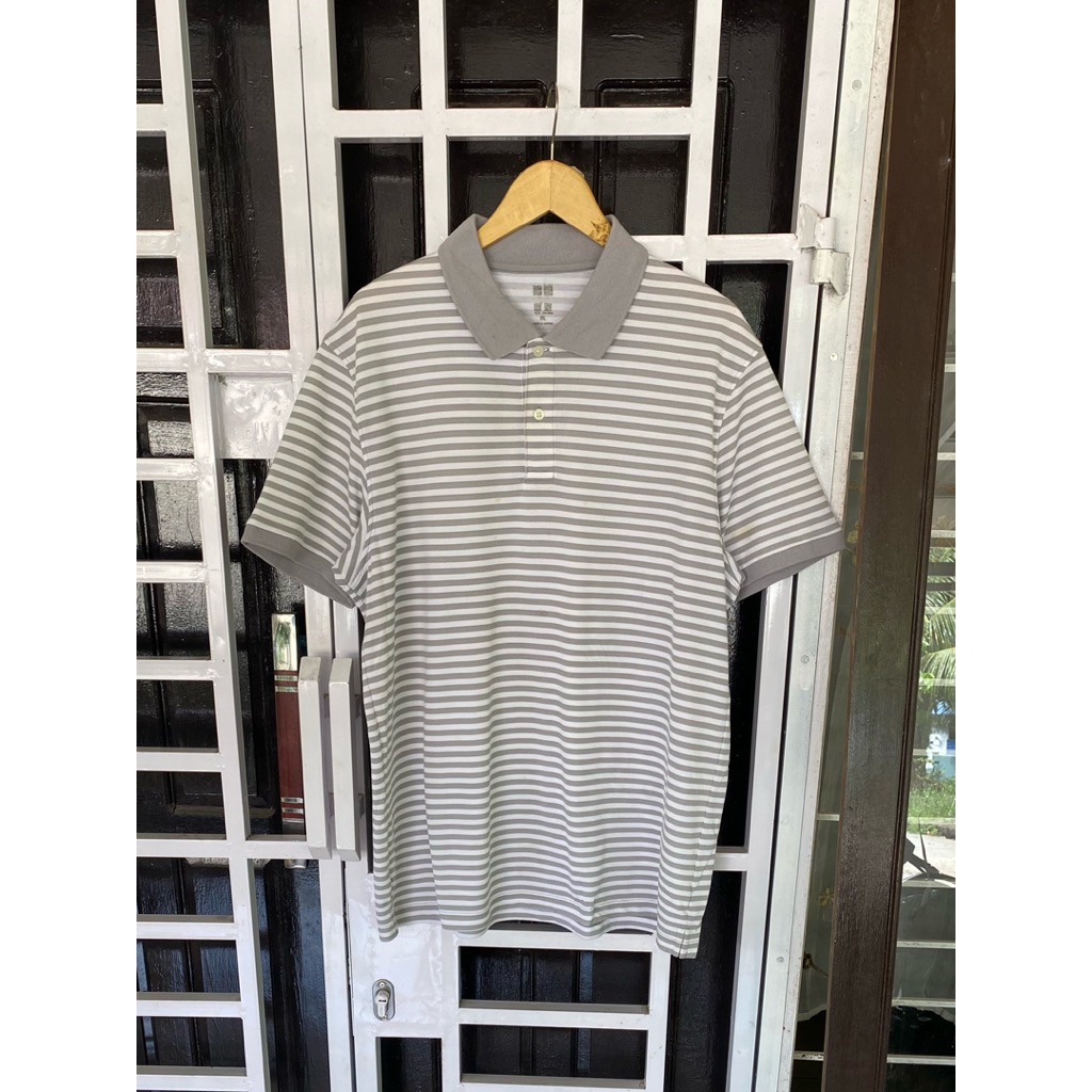 Kaos kerah polo poloshirt atasan cowok pria laki laki uniqlo salur gris strip abu putih second