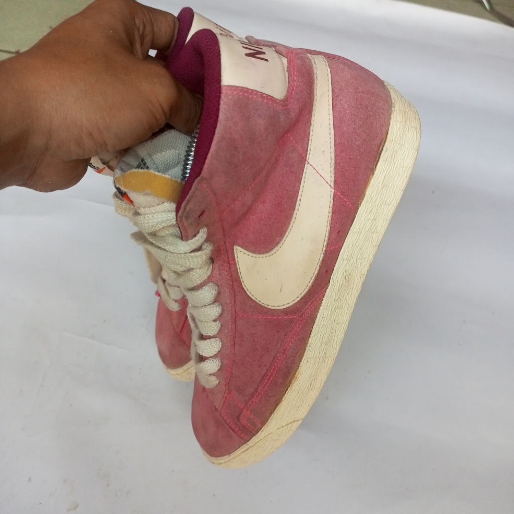 Origna liSepatu Nke Blazer Mid Pink Cream Vintage Suede Size 38.5 24.5cm Sneakers High Pria Wanita