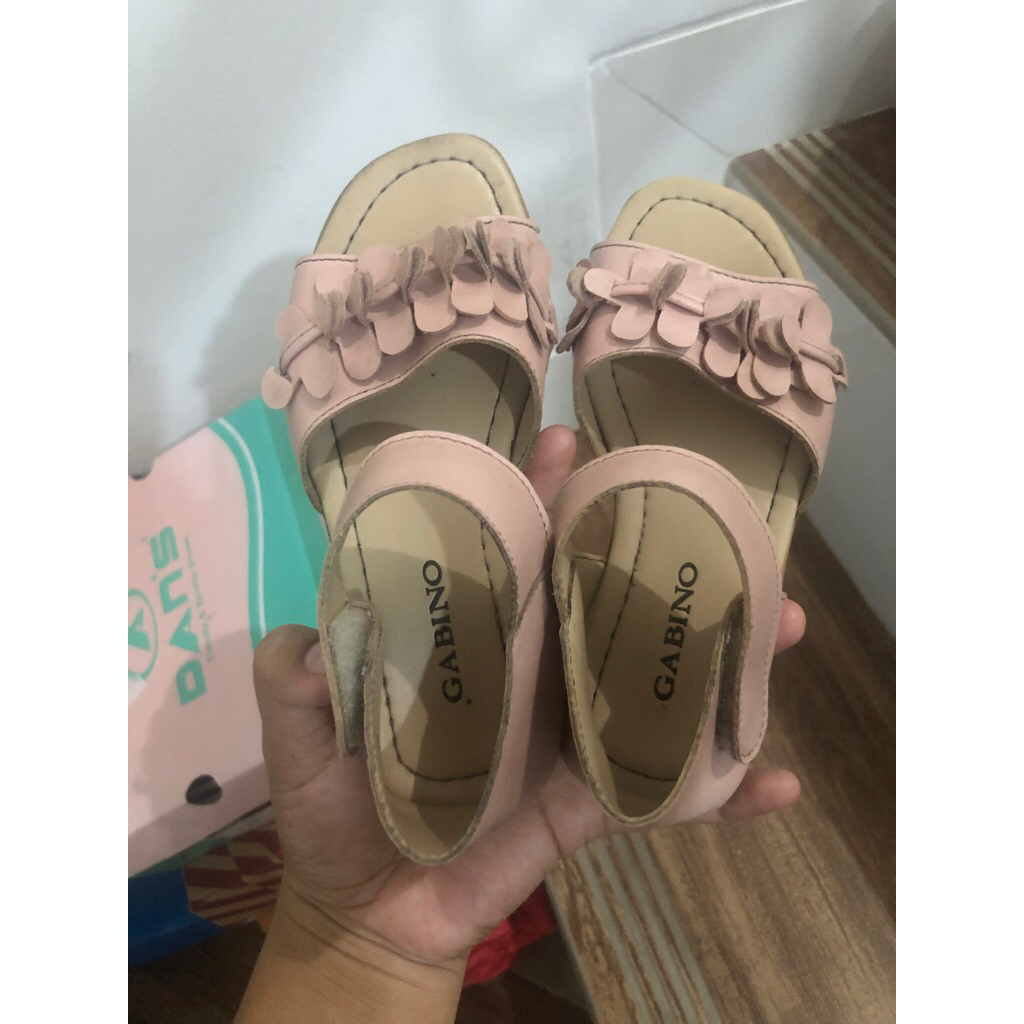 preloved sandal anak perempuan gabino