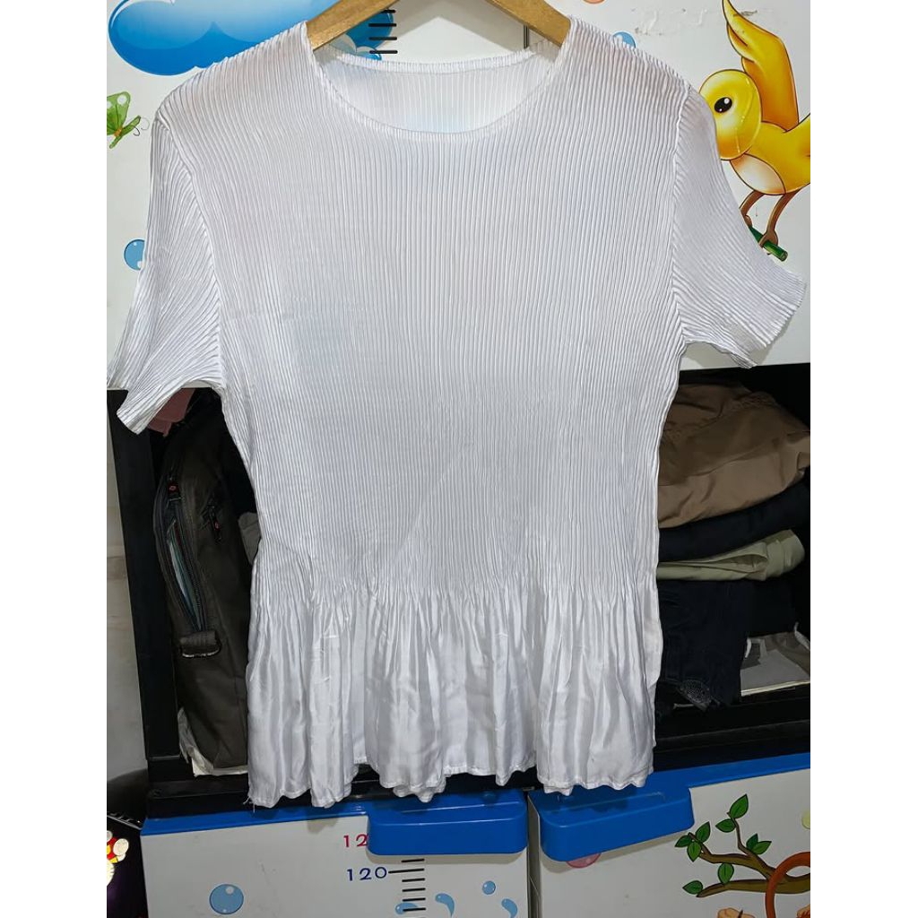 pleatsme white