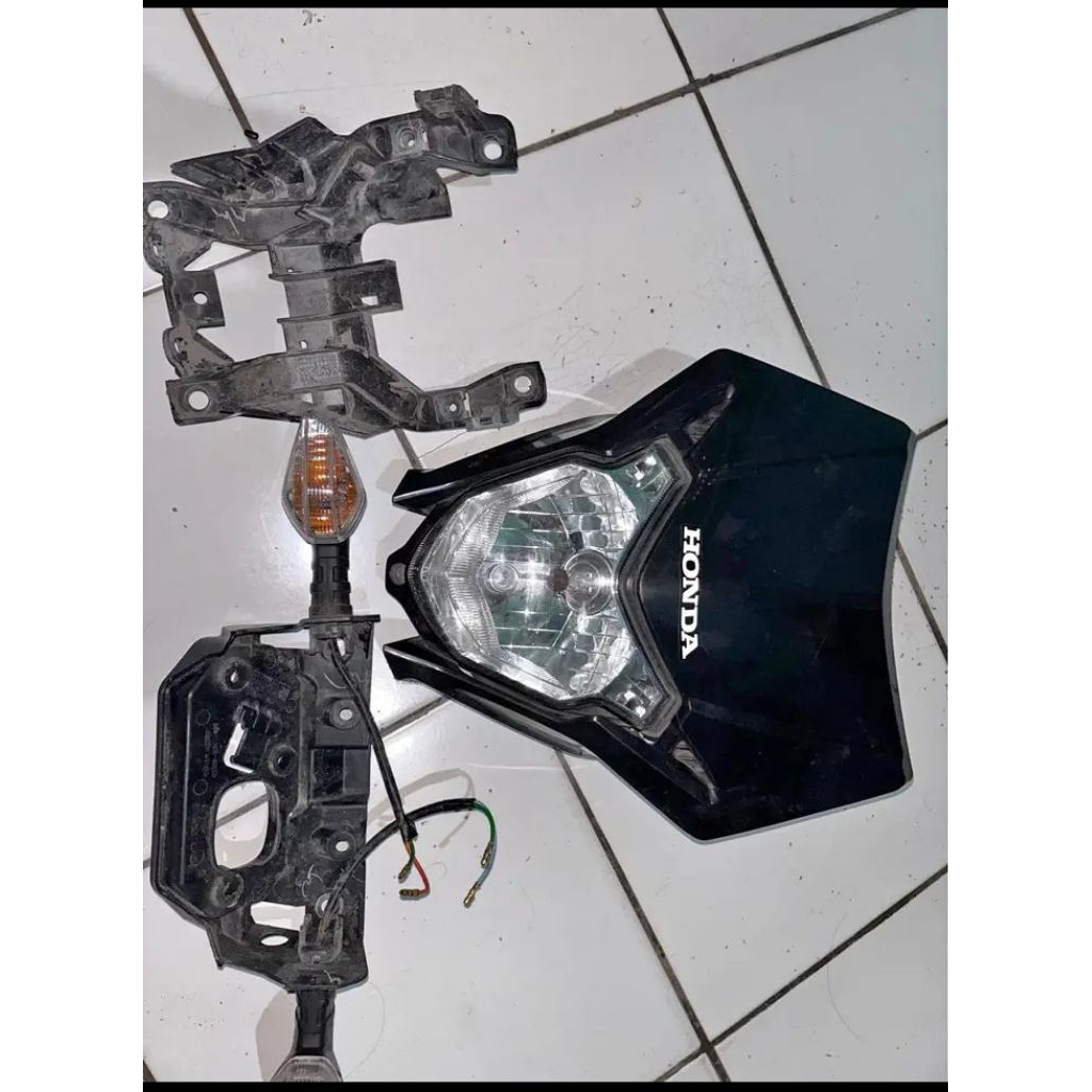 batok set crf/headlamp crf ORIGINAL/lampu depan crf fullset /reflektor lampu depan crf 150