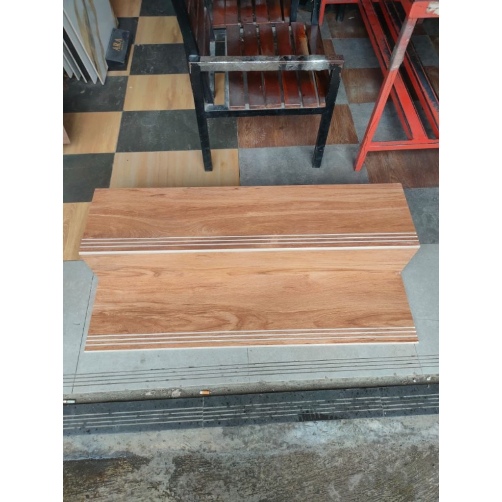 granit tangga motif kayu granit tangga 30x100 30x120 30x90 granit tangga minimalis