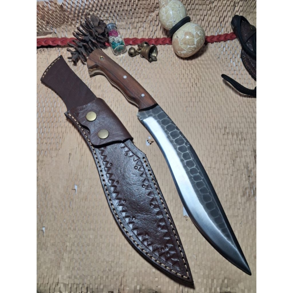 Pisau kukri cocok untuk hunting,survival,tebas ranting pohon