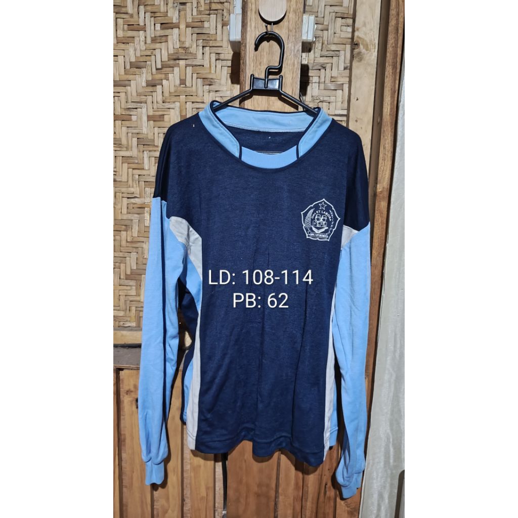 Seragam Olahraga SMP Preloved UK L