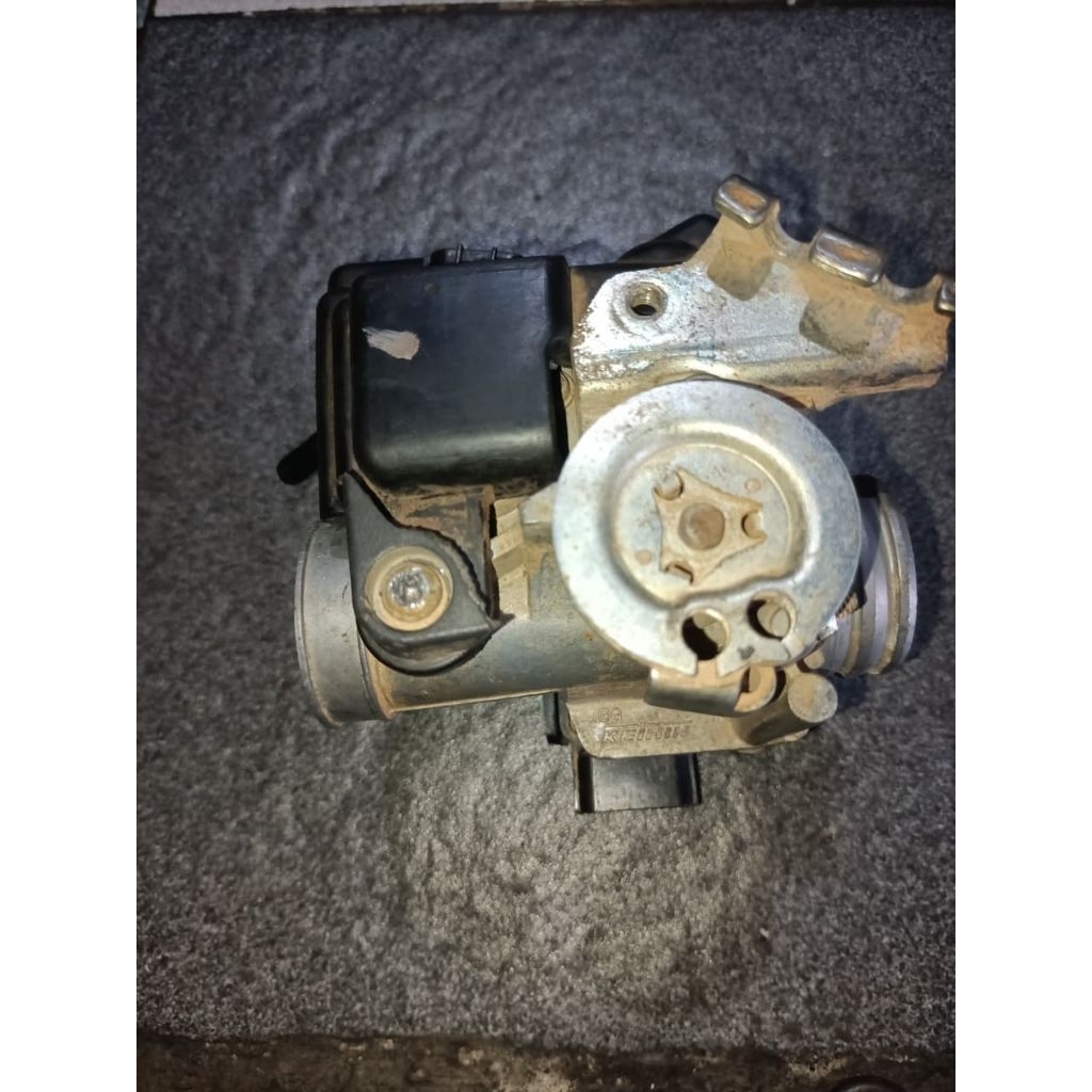 Trotol body  + injektor honda trail CRF